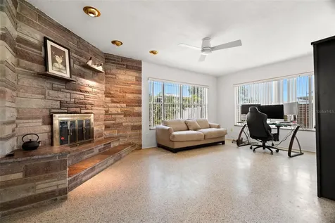 2671 W Bay Isle Drive SE St Petersburg FL 33705
