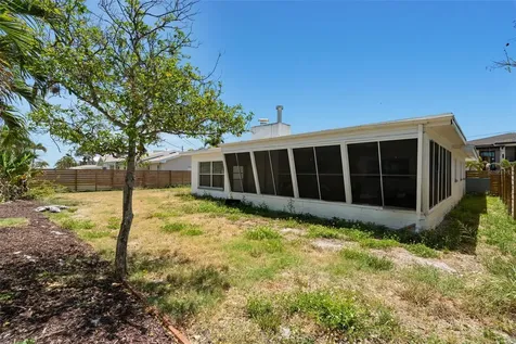 2671 W Bay Isle Drive SE St Petersburg FL 33705