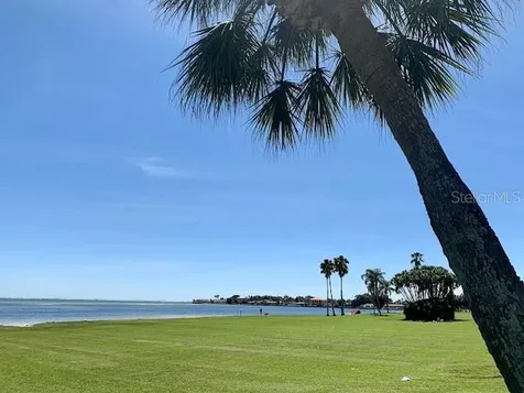 2671 W Bay Isle Drive SE St Petersburg FL 33705