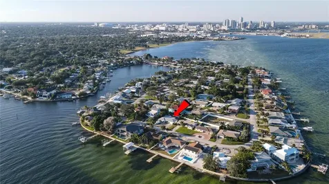 2671 W Bay Isle Drive SE St Petersburg FL 33705