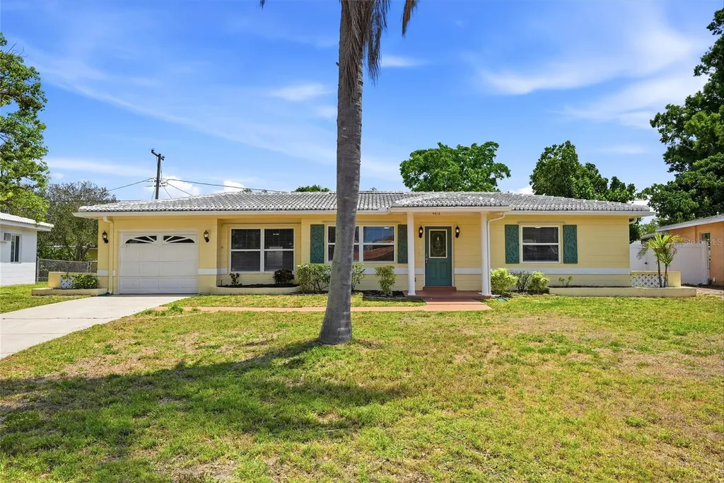 4813 Lake Charles Drive N Kenneth City FL 33709