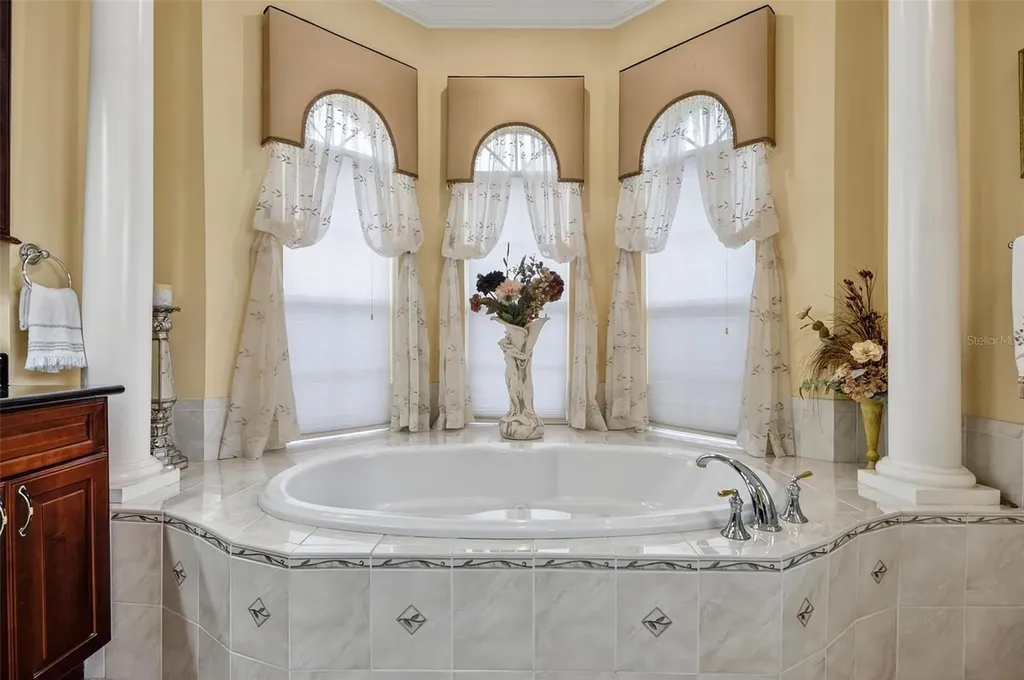 68 Oak View Circle W Palm Coast FL 32137