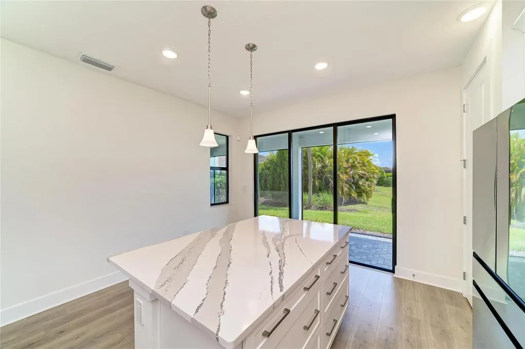 5290 Barnett Circle Bradenton FL 34211