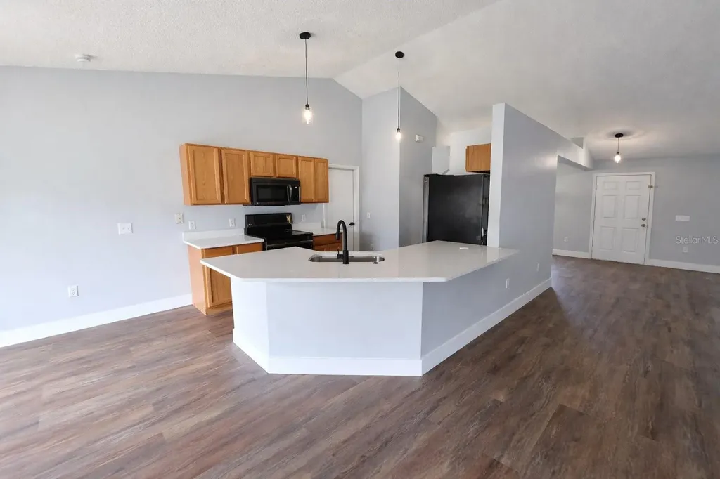 1451 Swan Court Kissimmee FL 34759