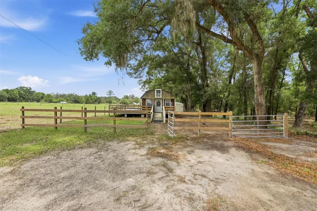 3460 SE County Road 337 Trenton FL 32693