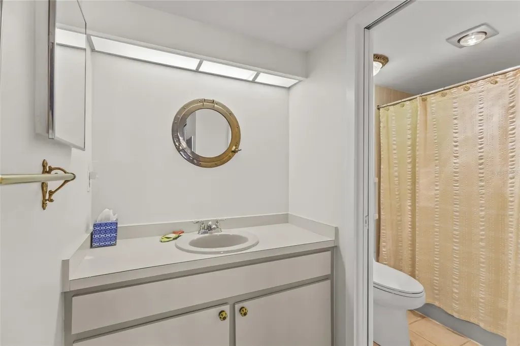 3033 Willow Green Sarasota FL 34235