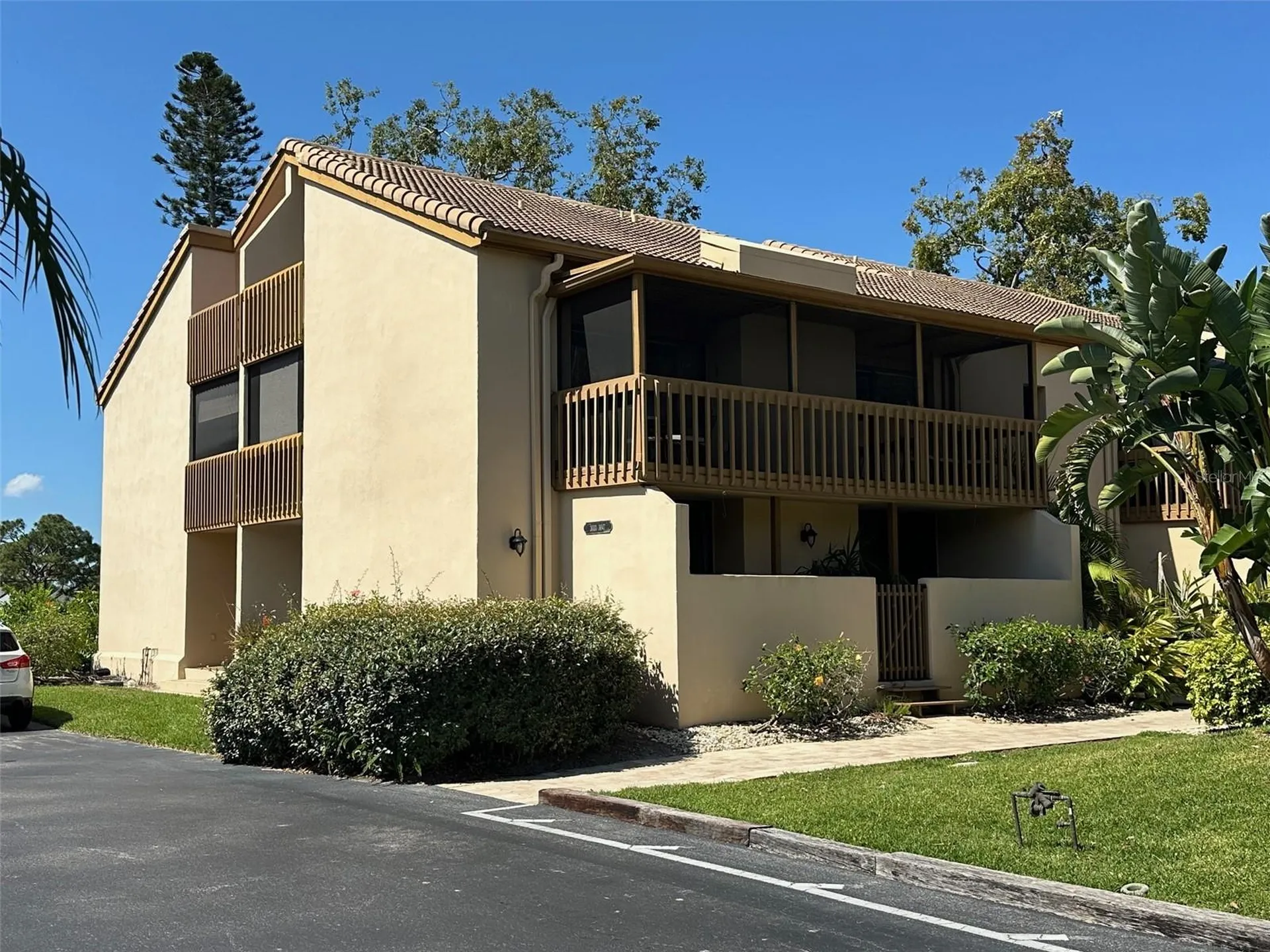 3033 Willow Green Sarasota FL 34235