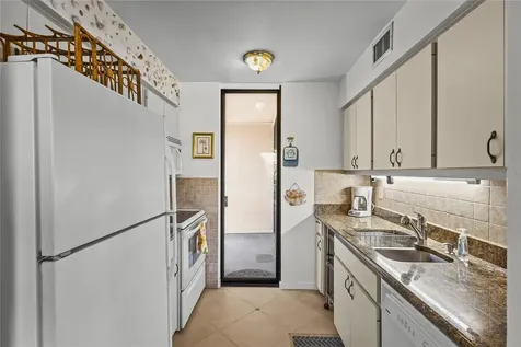 3033 Willow Green Sarasota FL 34235
