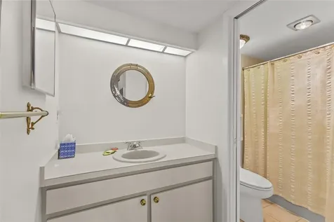 3033 Willow Green Sarasota FL 34235