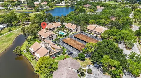 3033 Willow Green Sarasota FL 34235