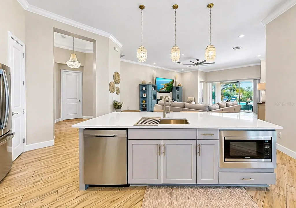 954 Signet Drive Apollo Beach FL 33572