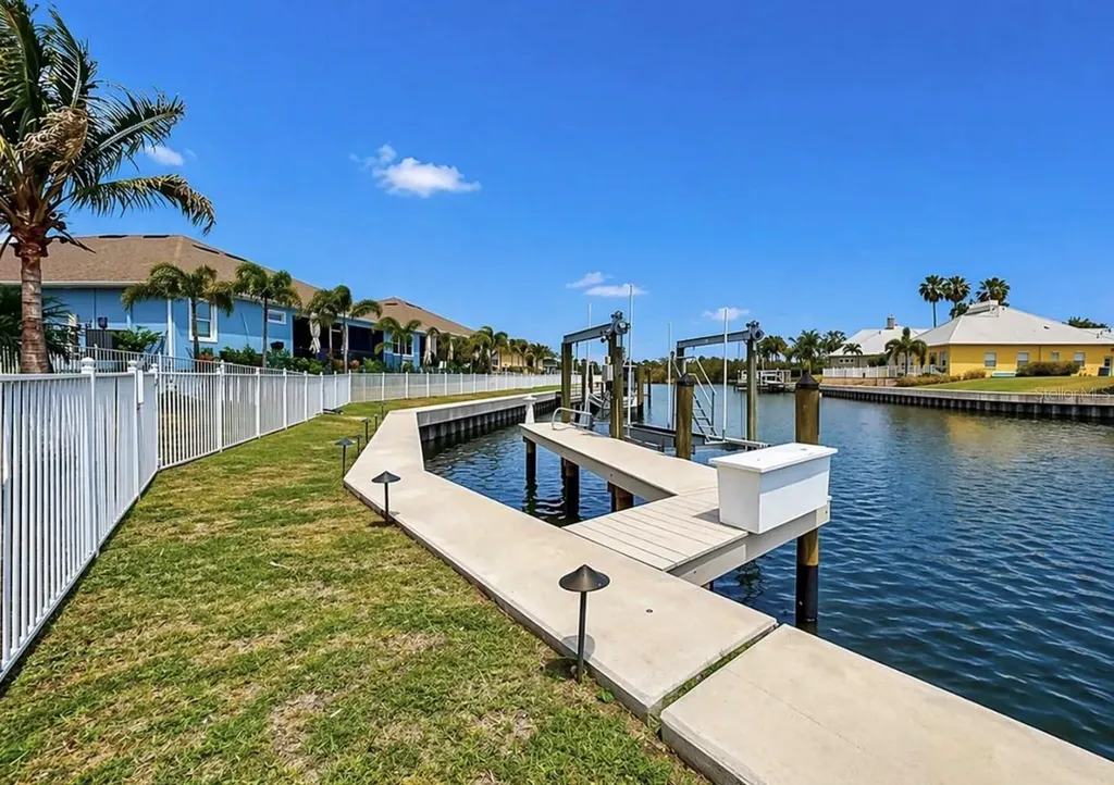 954 Signet Drive Apollo Beach FL 33572