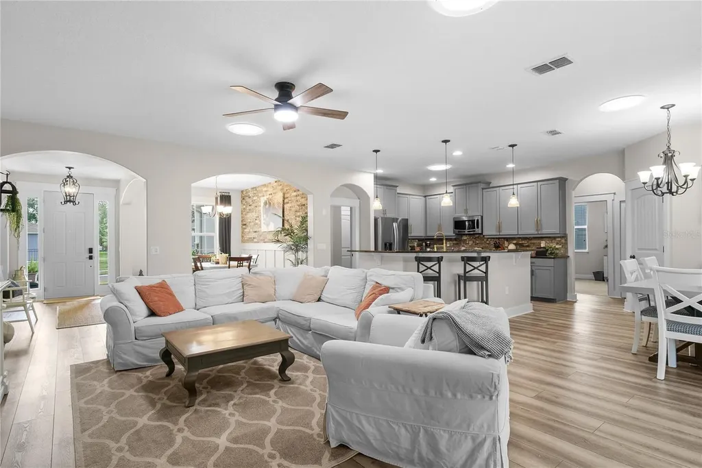 615 Lake Cove Pointe Circle Winter Garden FL 34787