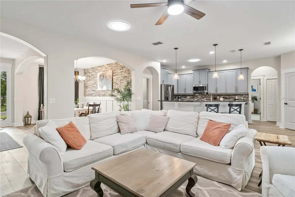 615 Lake Cove Pointe Circle Winter Garden FL 34787