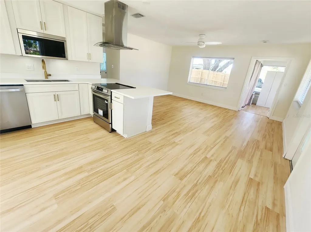 2494 Del Rio Way Dunedin FL 34698