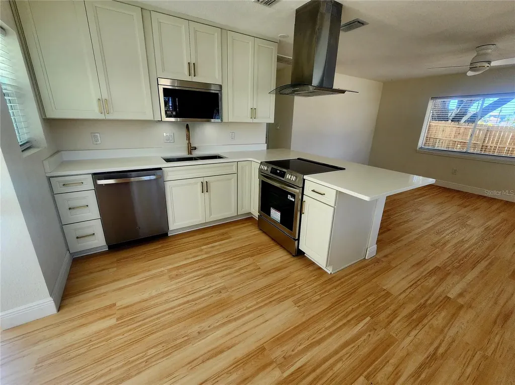2494 Del Rio Way Dunedin FL 34698