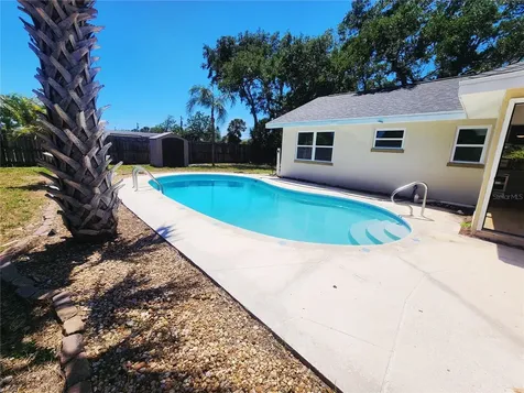 2494 Del Rio Way Dunedin FL 34698