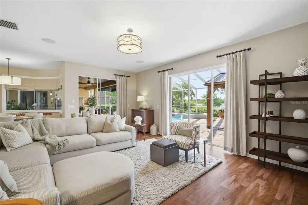 805 Hickory Fork Drive Seffner FL 33584