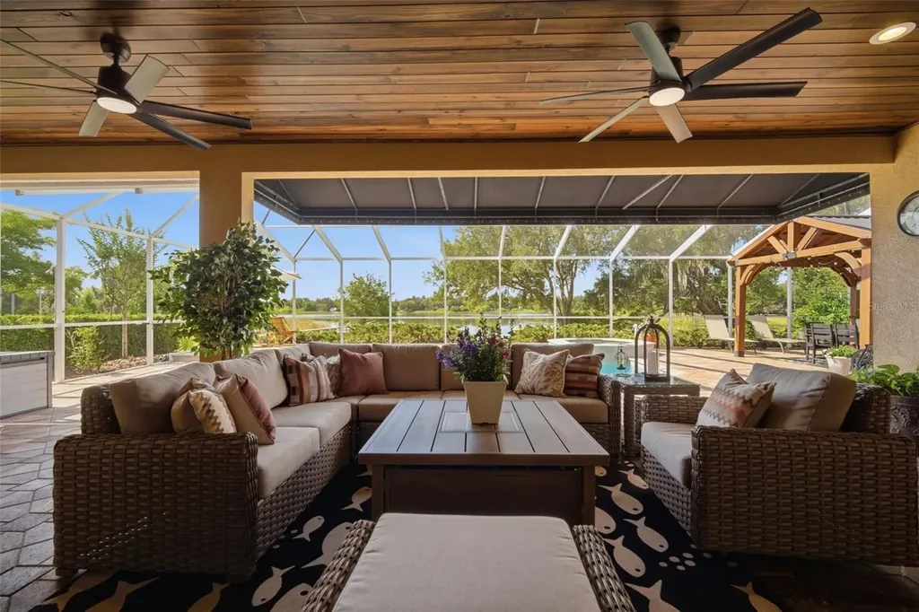 805 Hickory Fork Drive Seffner FL 33584