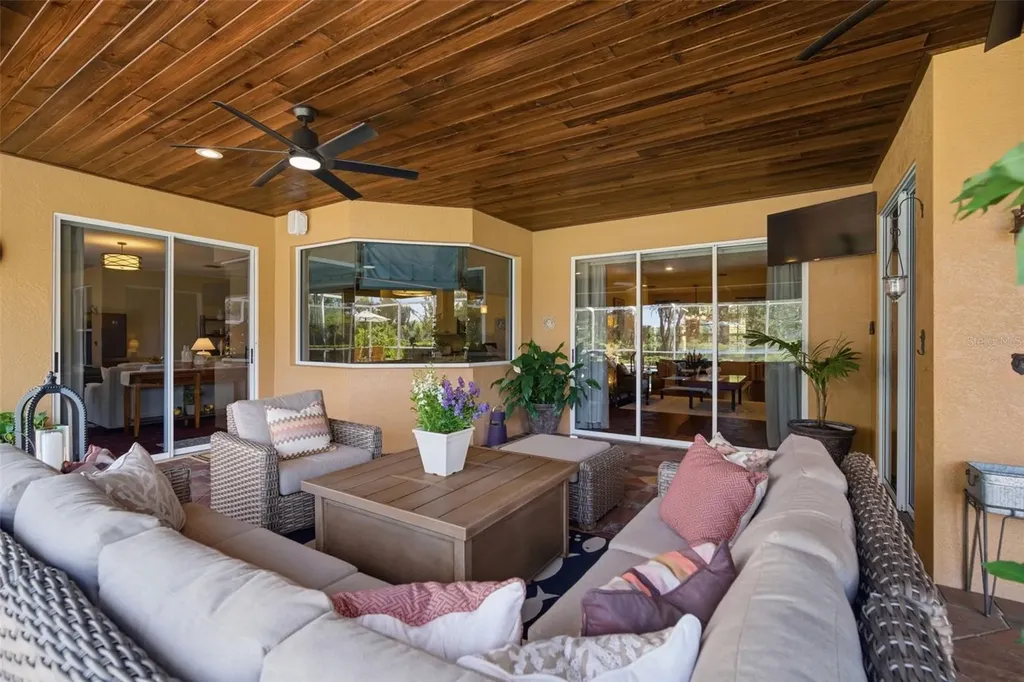 805 Hickory Fork Drive Seffner FL 33584