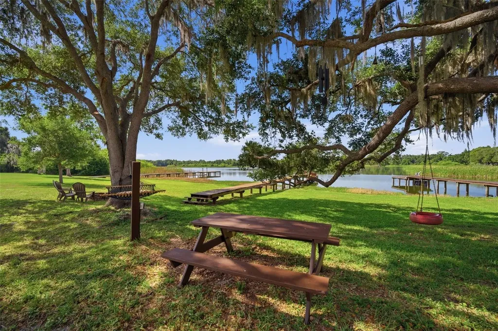 805 Hickory Fork Drive Seffner FL 33584