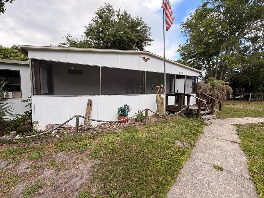 24021 Armadillo Road Astor FL 32102