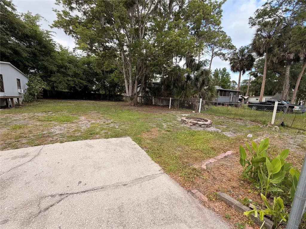 24021 Armadillo Road Astor FL 32102