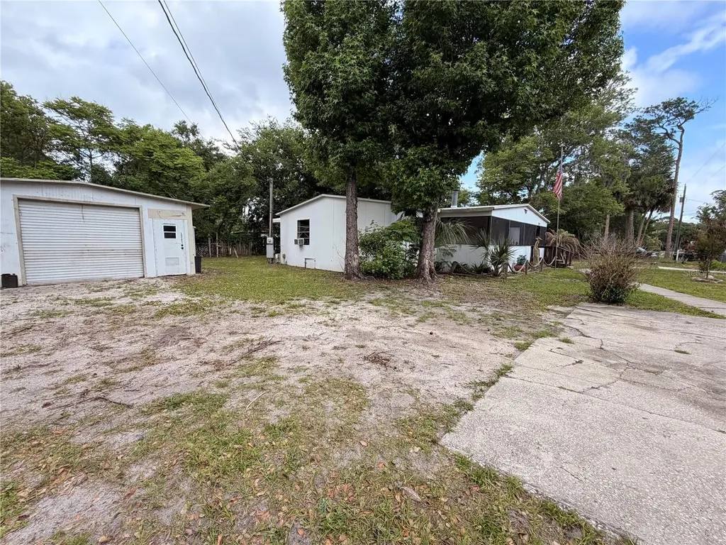 24021 Armadillo Road Astor FL 32102