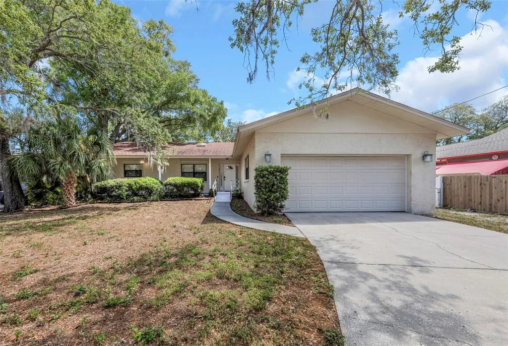 753 Seminole Boulevard Tarpon Springs FL 34689