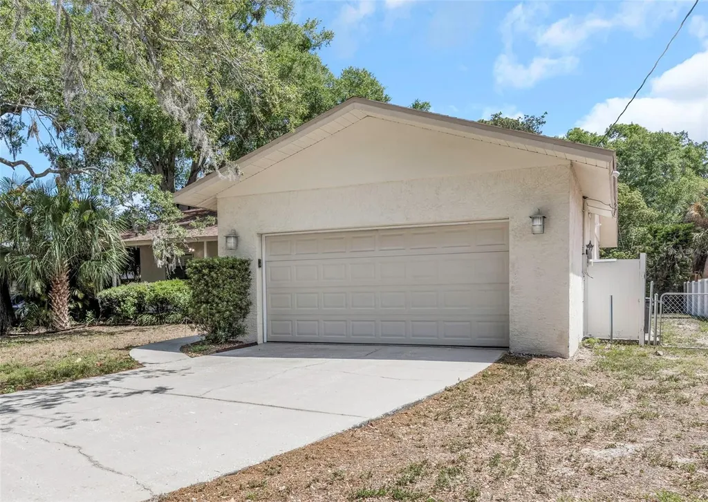 753 Seminole Boulevard Tarpon Springs FL 34689