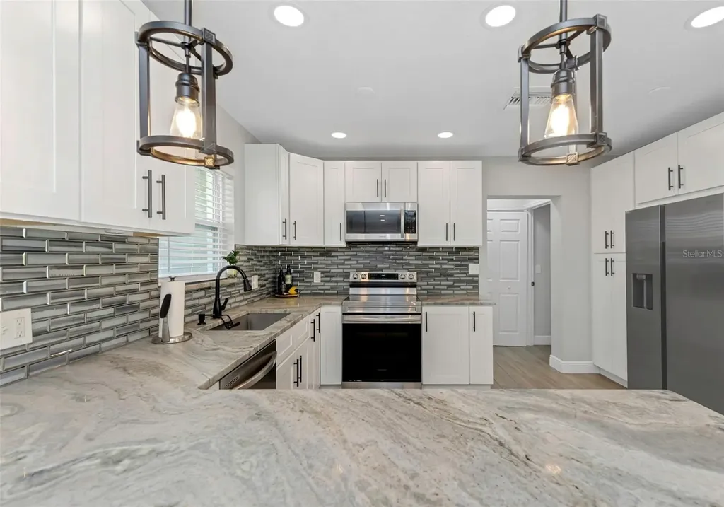 1437 Carlos Avenue Clearwater FL 33755