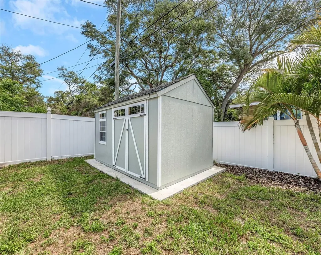 1437 Carlos Avenue Clearwater FL 33755