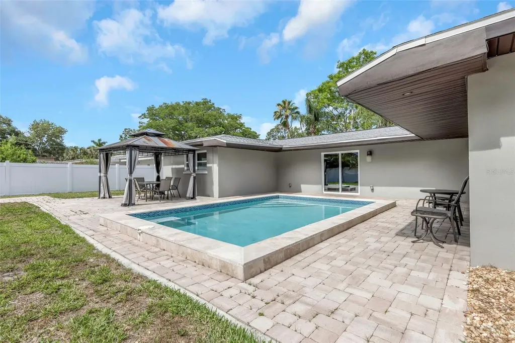 1437 Carlos Avenue Clearwater FL 33755