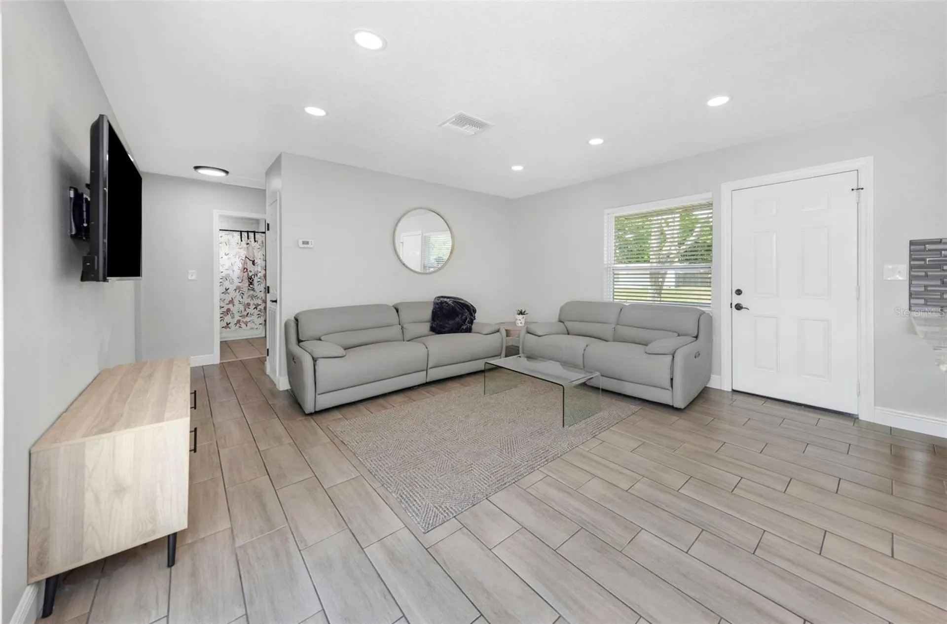 1437 Carlos Avenue Clearwater FL 33755
