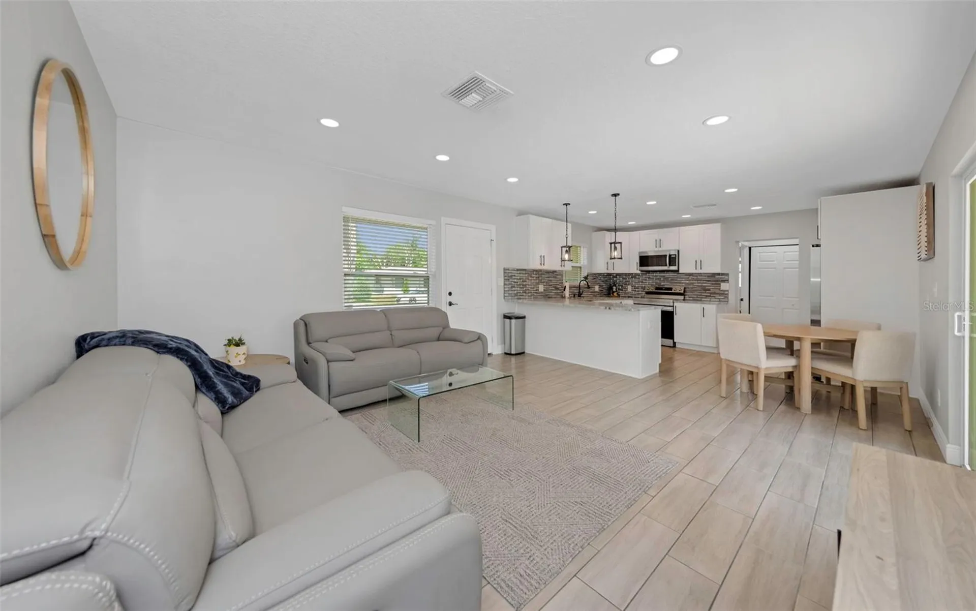 1437 Carlos Avenue Clearwater FL 33755
