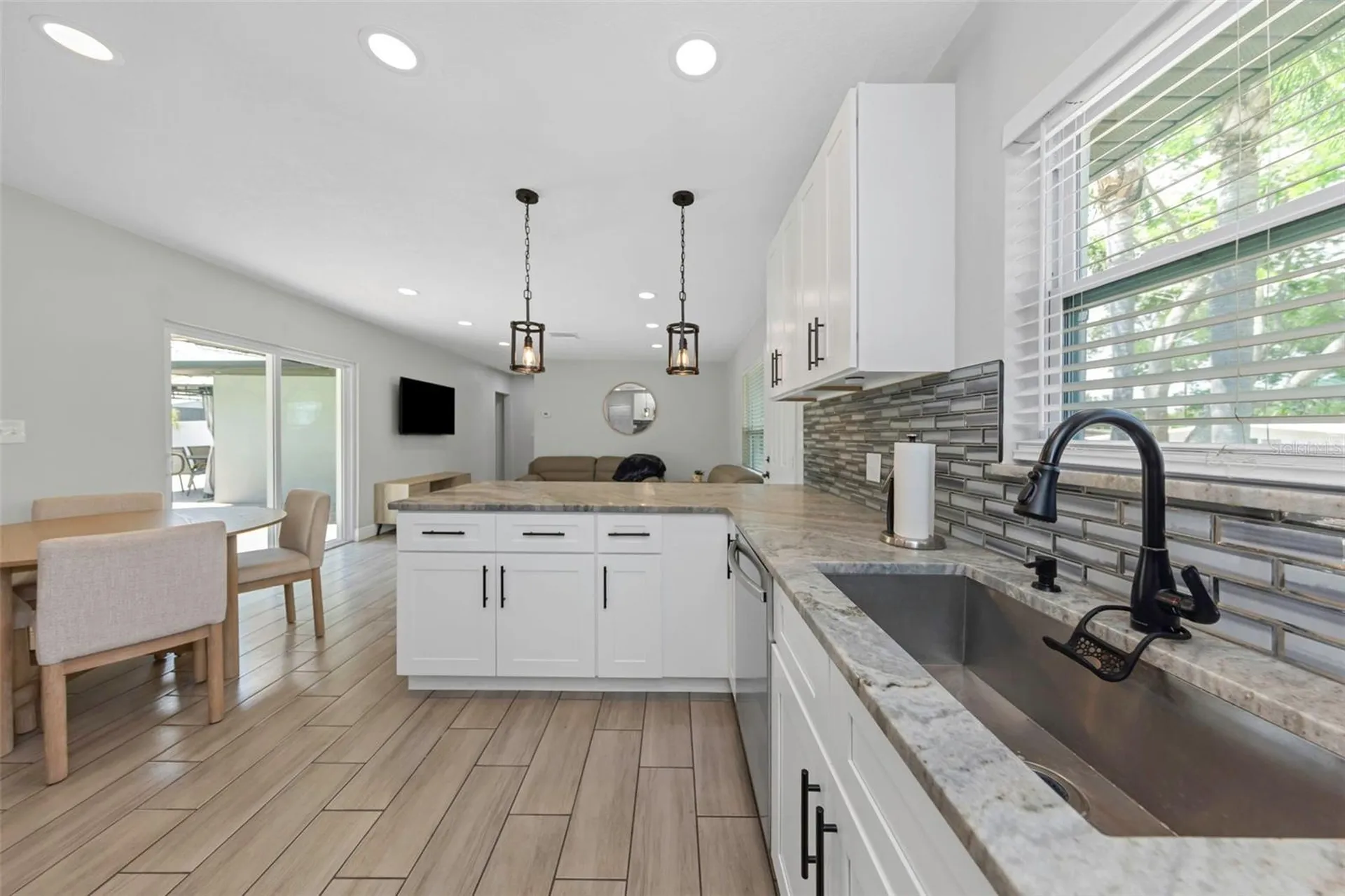 1437 Carlos Avenue Clearwater FL 33755