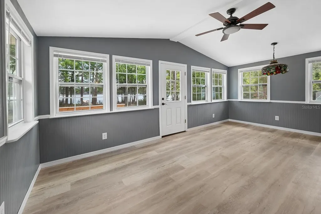 554 S County Road 21 Hawthorne FL 32640