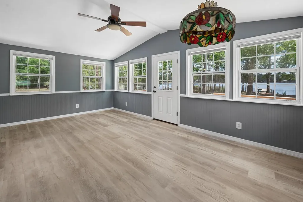 554 S County Road 21 Hawthorne FL 32640