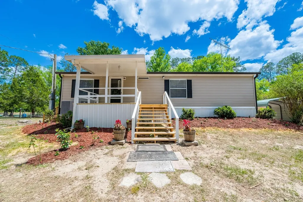 554 S County Road 21 Hawthorne FL 32640