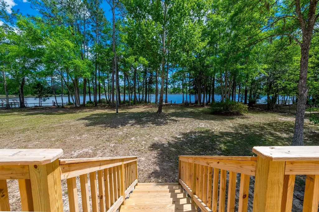554 S County Road 21 Hawthorne FL 32640