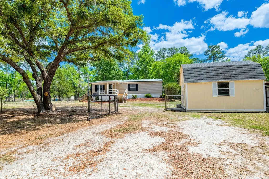554 S County Road 21 Hawthorne FL 32640