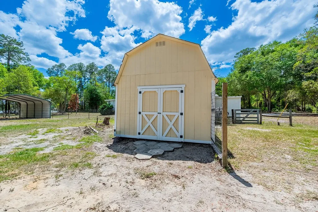 554 S County Road 21 Hawthorne FL 32640