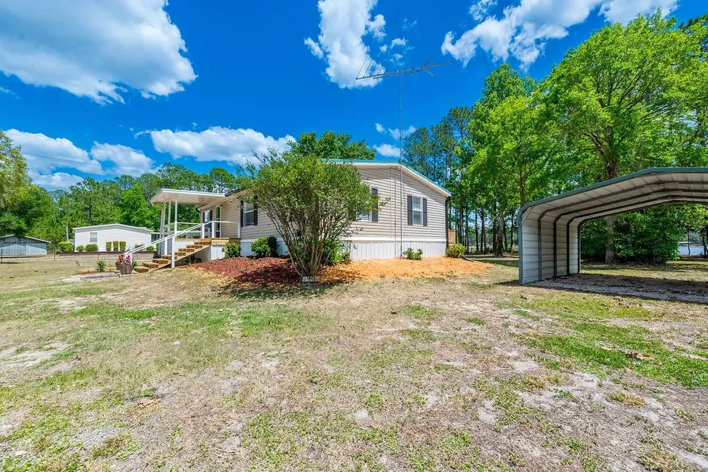 554 S County Road 21 Hawthorne FL 32640