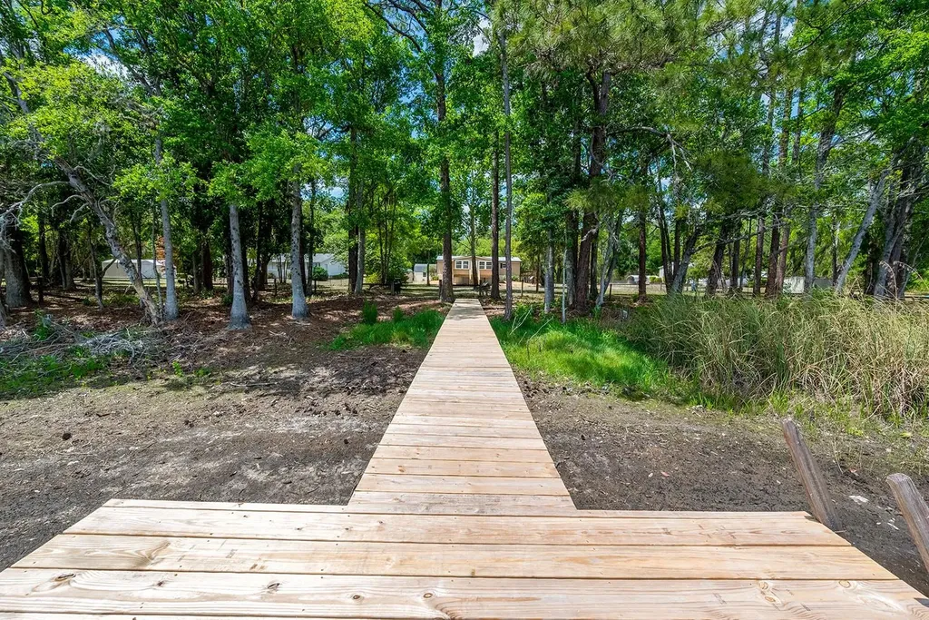 554 S County Road 21 Hawthorne FL 32640