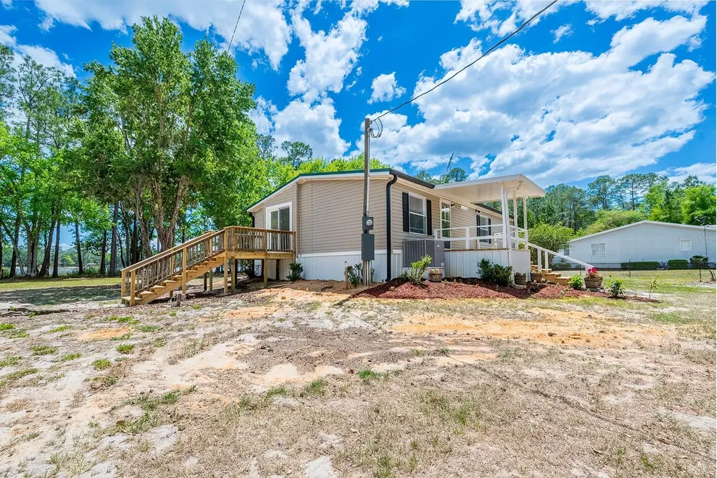 554 S County Road 21 Hawthorne FL 32640