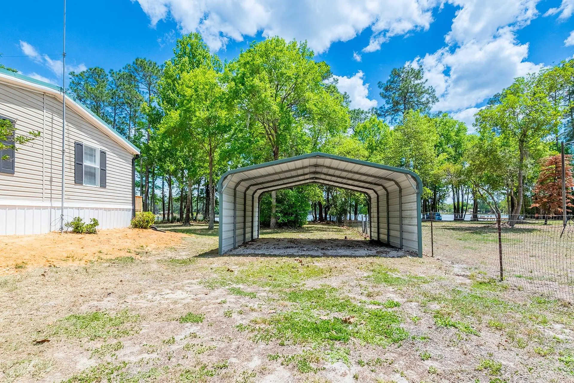 554 S County Road 21 Hawthorne FL 32640