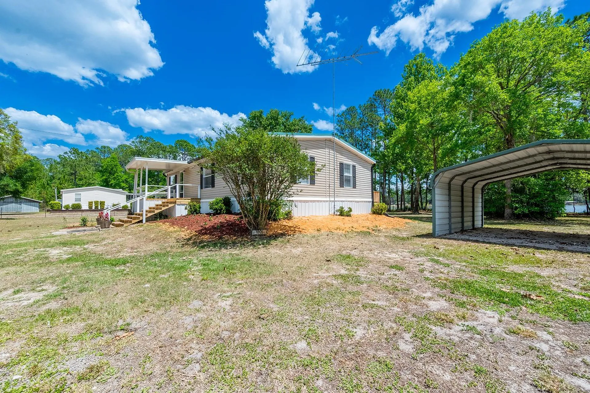 554 S County Road 21 Hawthorne FL 32640