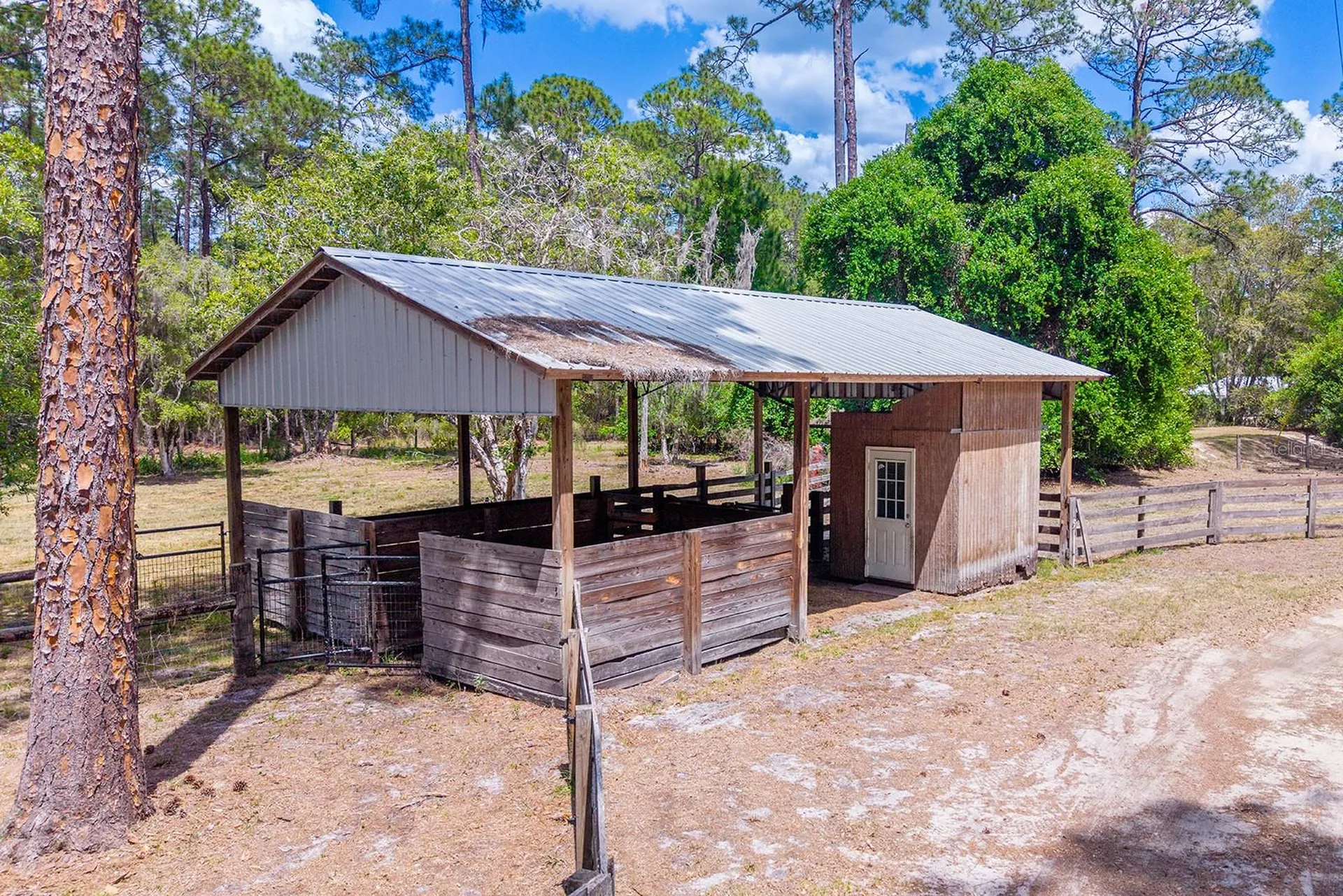 554 S County Road 21 Hawthorne FL 32640
