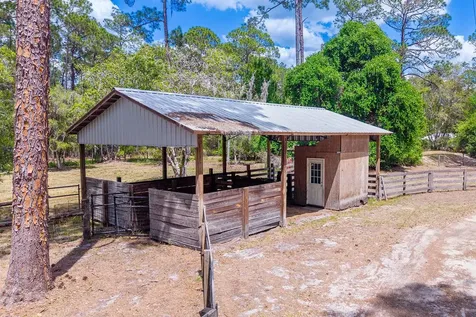 554 S County Road 21 Hawthorne FL 32640
