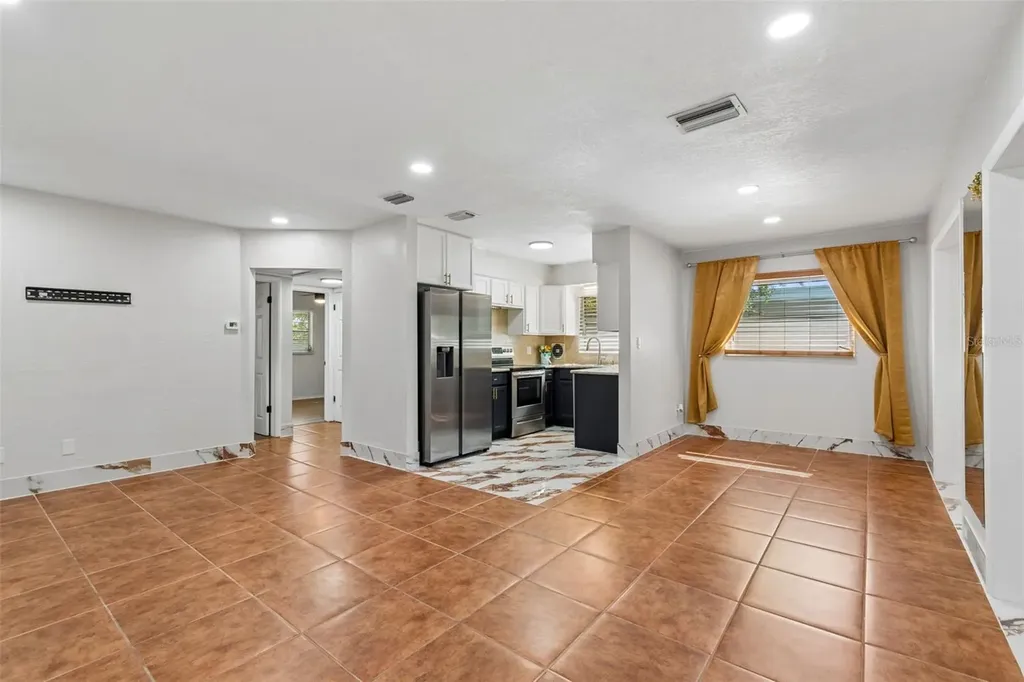 5857 4th Avenue N St Petersburg FL 33710